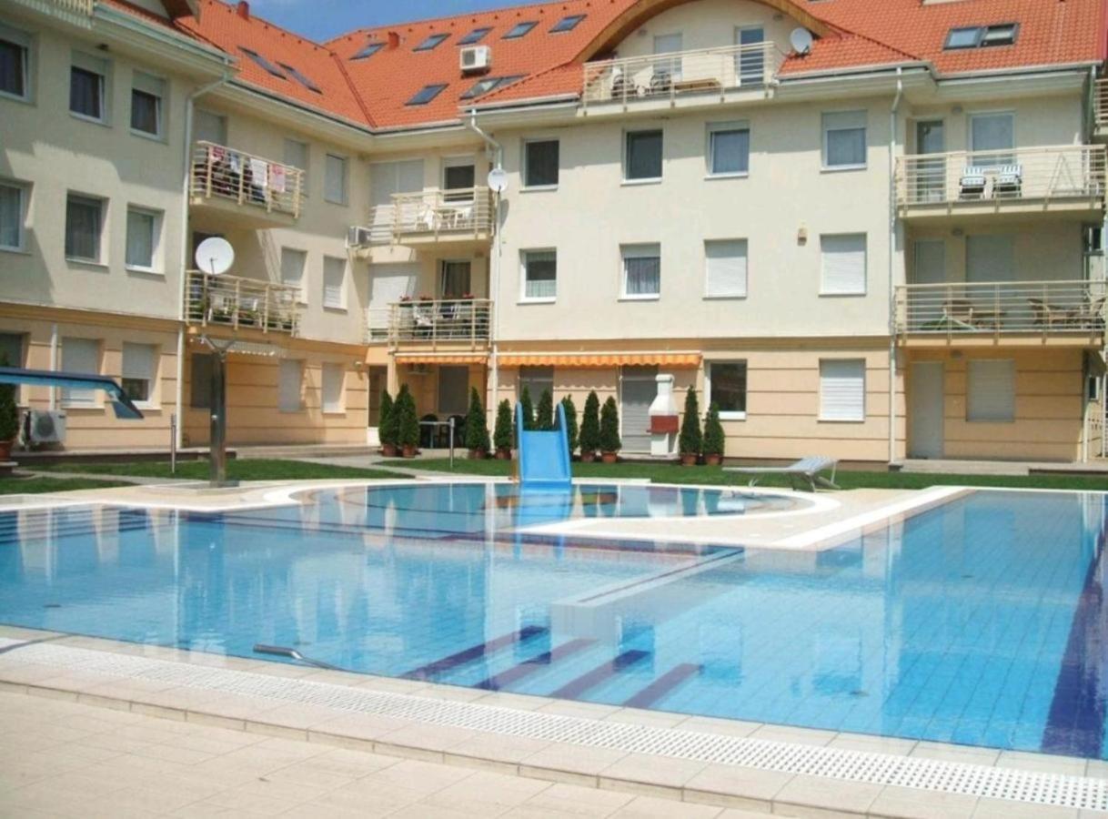 Mirage Wellness Apartman Hajduszoboszlo Exterior foto